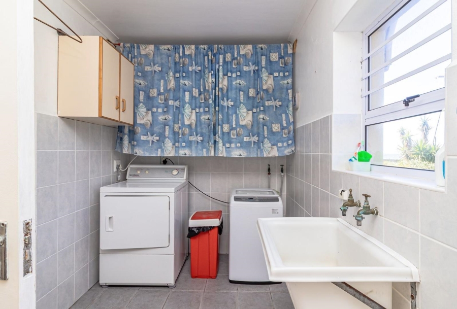 3 Bedroom Property for Sale in Franskraal Western Cape